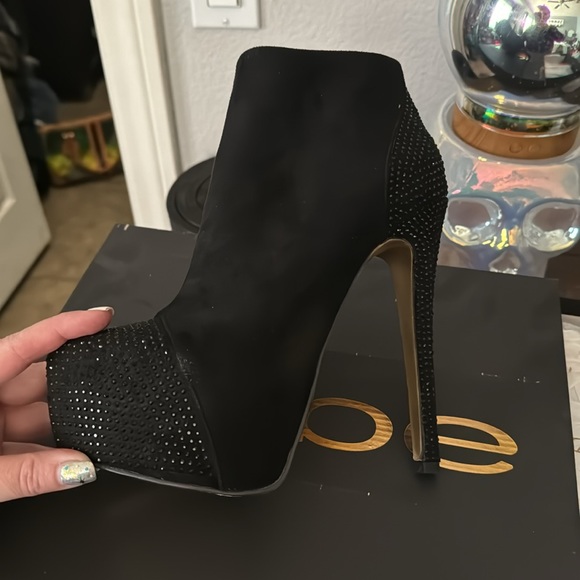 Bebe Platform Anjalee Bling Booties •Size 8 - Picture 2 of 6